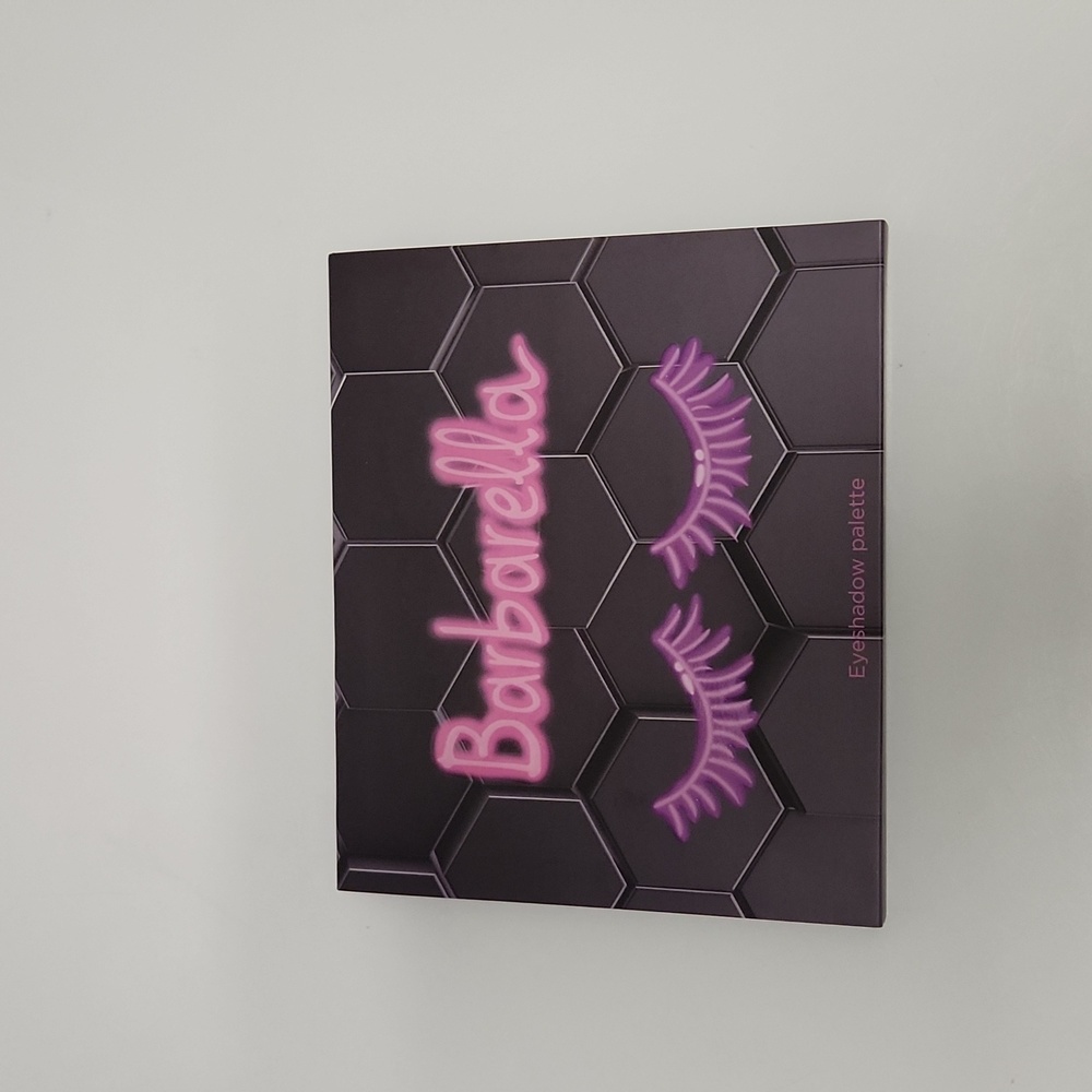 beebeauty London eye shadow palette
